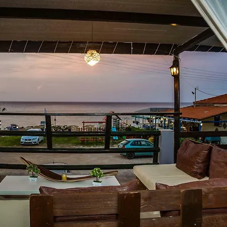 Amarylis Beachfront Apartmán
