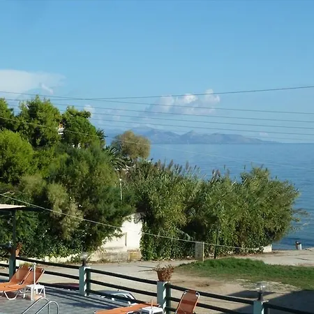 Amarylis Beachfront Apartmán