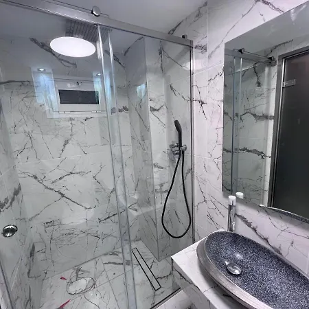 Amarylis Beachfront Apartmán *