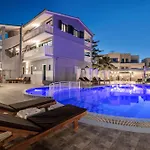 Διαμέρισμα Amarylis Beachfront
