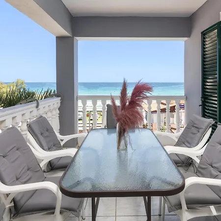Amarylis Beachfront * Ammoudi