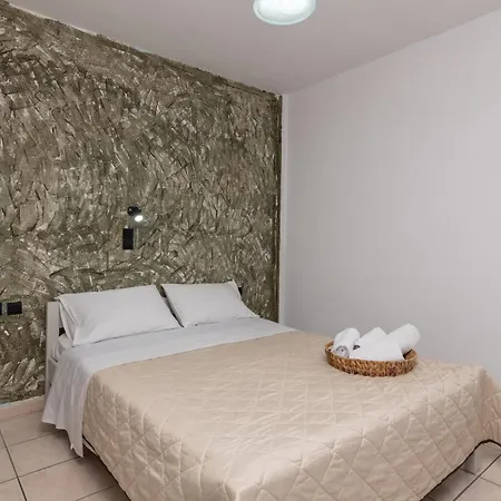 Amarylis Beachfront Studios Apartment *
