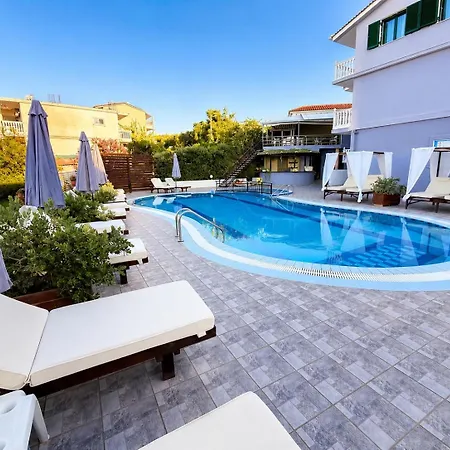 Amarylis Beachfront Apartament