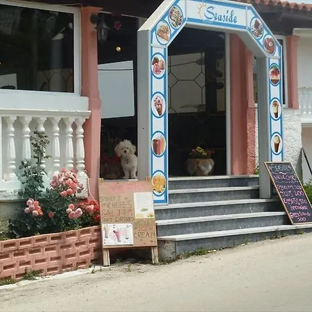 Amarylis Beachfront Studios