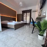 Amarylis Beachfront Apartamento *