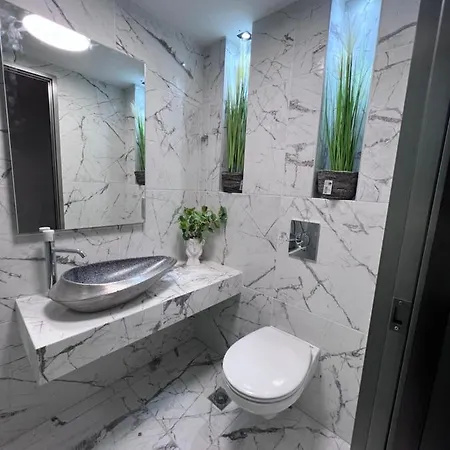 Amarylis Beachfront Lejlighed *