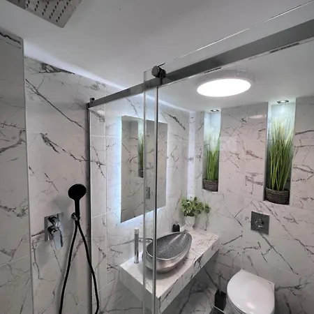 Amarylis Beachfront Lejlighed Amoudi