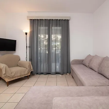 Amarylis Beachfront Lejlighed *